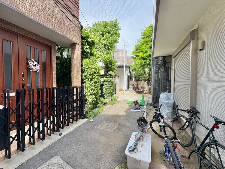 外観 現地に足をお運びいただいた際には、周辺散策などをお勧めいたします。