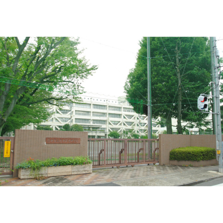 周辺 第七中学校(約950m)