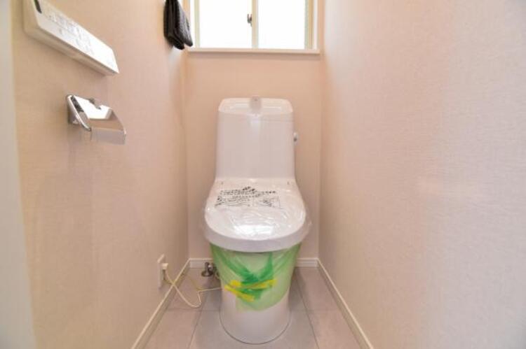トイレ 清潔感のあるシンプルで使いやすいトイレです。