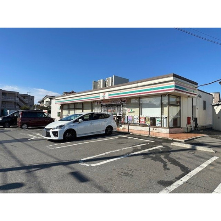 周辺 セブンイレブンア朝霞岡3丁目店(約930m)