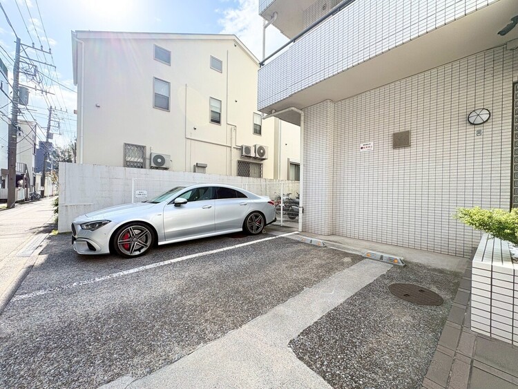 その他 駐車スペースが嬉しいですね。※空き状況は都度ご確認下さい。