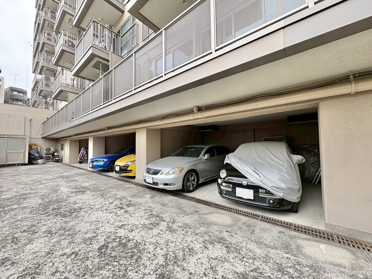 駐車場 週末は家族でドライブが楽しめますね。※空き状況は都度ご確認下さい。