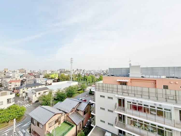 バルコニー 頬をなでる、優しい風を感じることが出来ます。