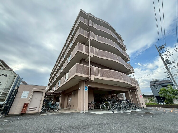 外観 資料には掲載していない情報が、現地にはたくさんあります。是非一度、現地をご確認ください。