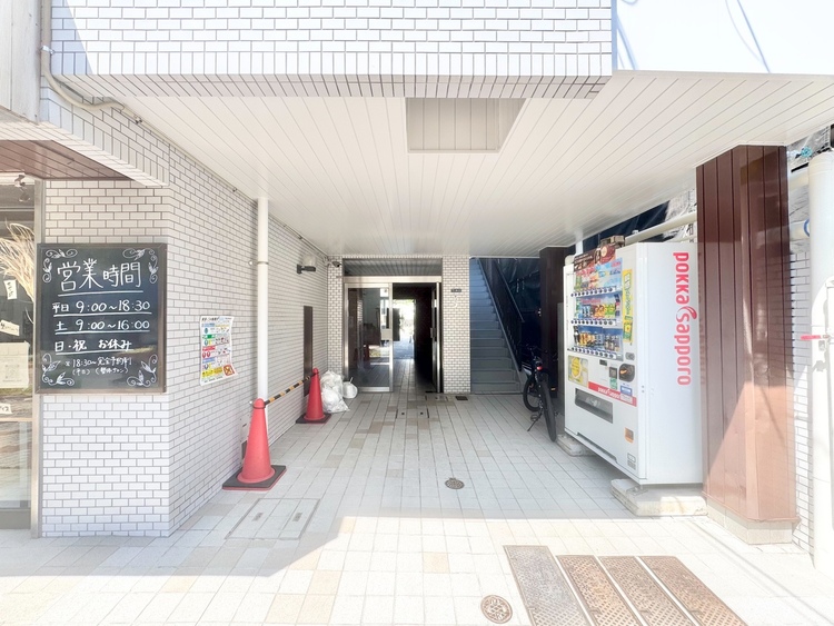 エントランス 外と内をつなぐエントランスは、まさに顔となる場所。