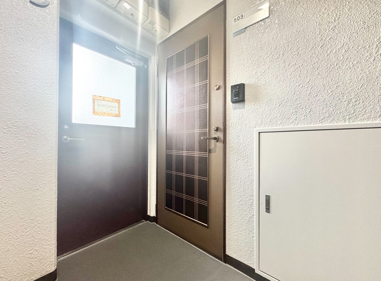 玄関 玄関を開ければ、そこは安らぎのご自宅。