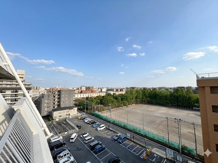 バルコニー 頬をなでる、優しい風を感じることが出来ます。