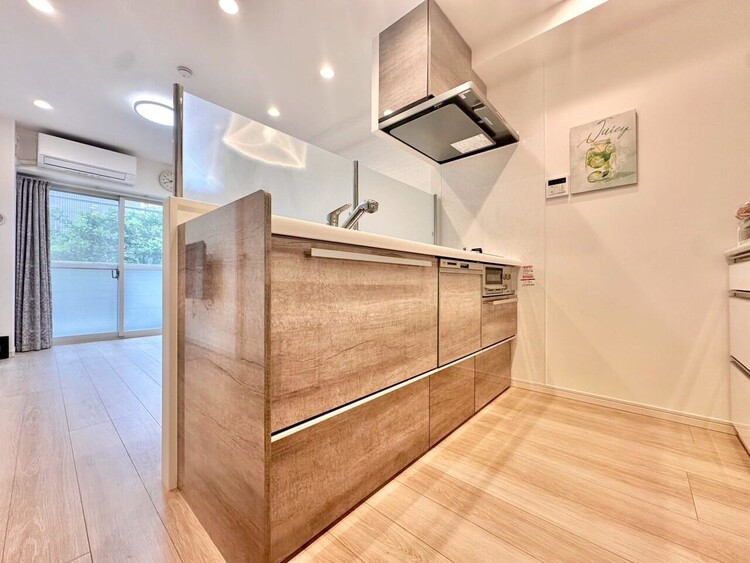 キッチン 洗練されたスタイリッシュなデザイン性と使いやすさを備えた仕様。
