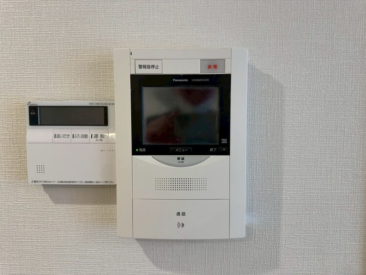 その他 誰が来てもわかる様にモニター付きインターホンを設置。