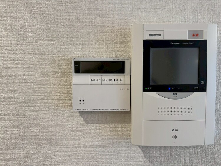 その他 見やすい画面で操作しやすい給湯パネル。