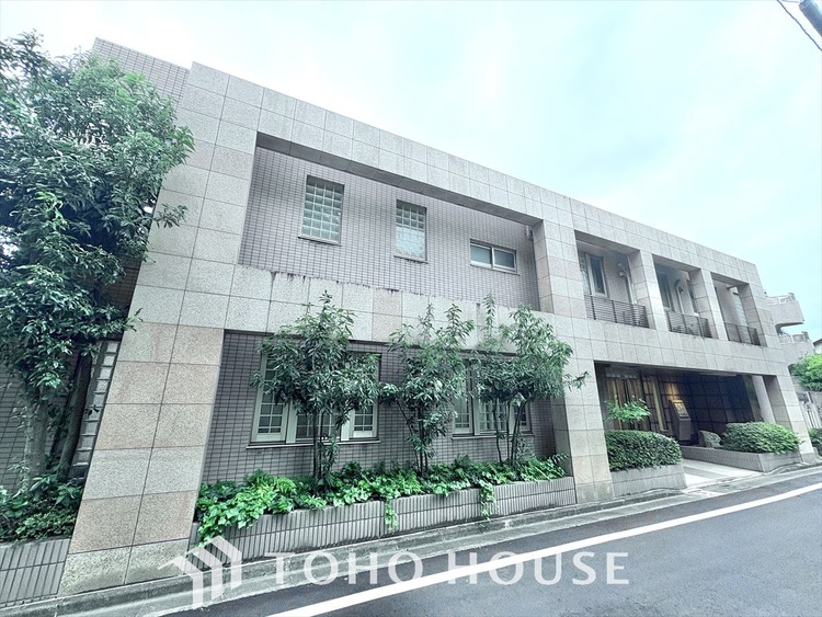 外観 漂う上質な空気感、マンションに入れば「おかえりなさい」と笑顔で迎えてくれるエントランス。最良の心配りを感じるマンションでした。