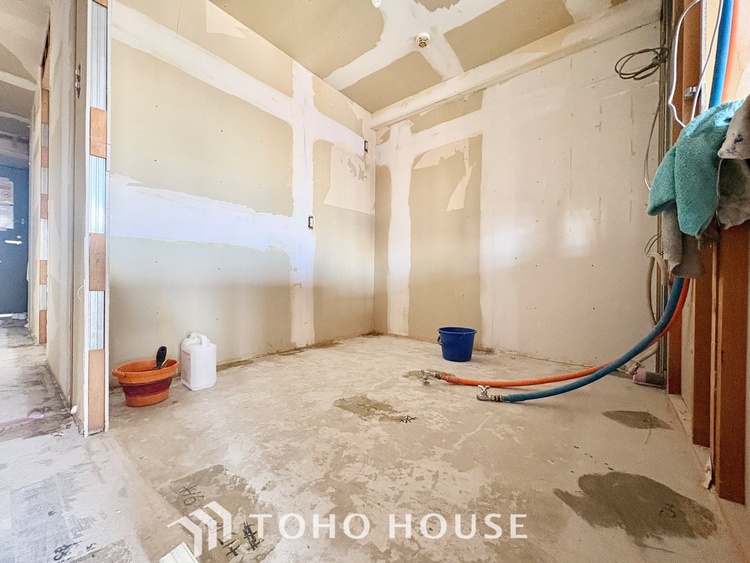 キッチン ※改装中【KITCHEN】◆開放的◆後片付けが楽なシステムキッチン。収納スペースの充実！