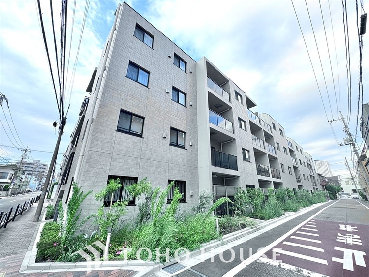 外観 漂う上質な空気感、マンションに入れば「おかえりなさい」と笑顔で迎えてくれるエントランス。最良の心配りを感じるマンションでした。