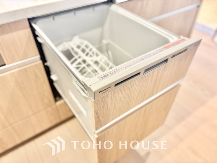 キッチン ◆食洗機◆お子様の面倒を見れる時間が増え時短になります。加えて手荒れも防げてしかも節水が高い為、大変人気があり重宝します。