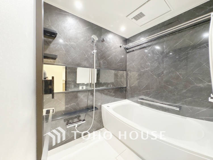風呂 【BATHROOM】◆プライベートな空間◆simpleだからrelaxできるんです。こころもからだもキレイさっぱり。