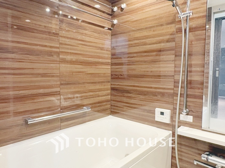 風呂 【BATHROOM】◆プライベートな空間◆simpleだからrelaxできるんです。こころもからだもキレイさっぱり。