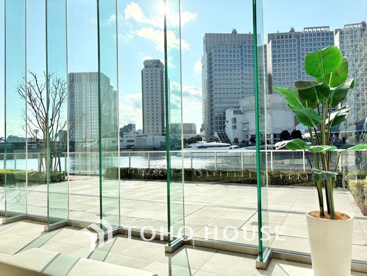 その他 【ENTRANCE】◆そびえ立つ◆我が家のシンボル。遠くの空が赤く染まる夕べが待ち遠しい。