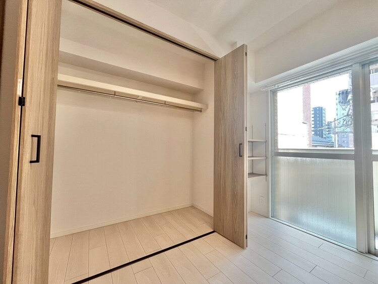 その他 スタイリッシュなエンブレム。お洒落なマンションは入り口から。