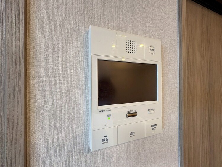 その他 誰が来てもわかる様にモニター付きインターホンを設置。