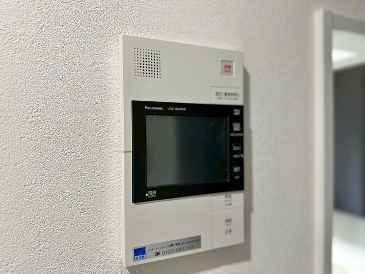 その他 誰が来てもわかる様にモニター付きインターホンを設置。