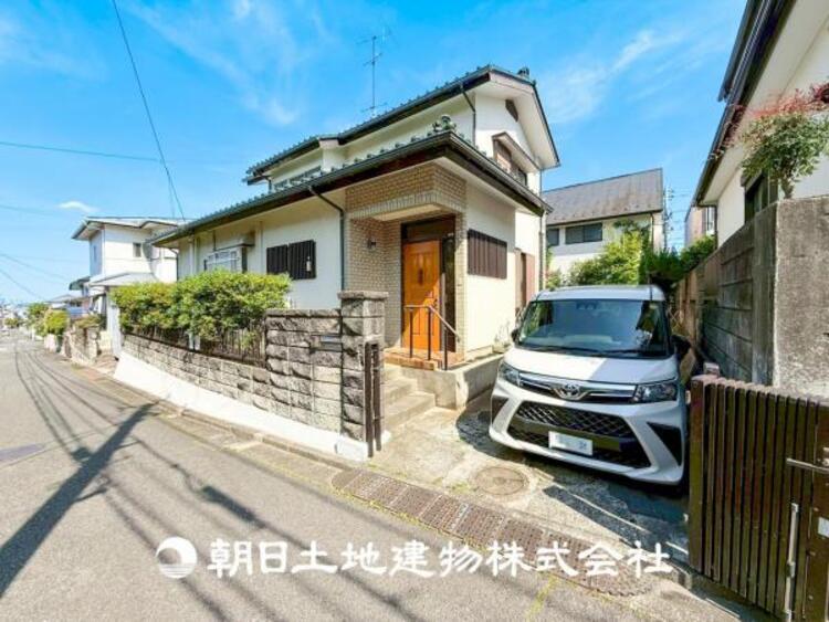 外観 【外観・立地】表現された空間はたくさんの光を浴び、風を感じ、暮らしを豊かにしてくれます。家族の思い出を刻んでいきます。
