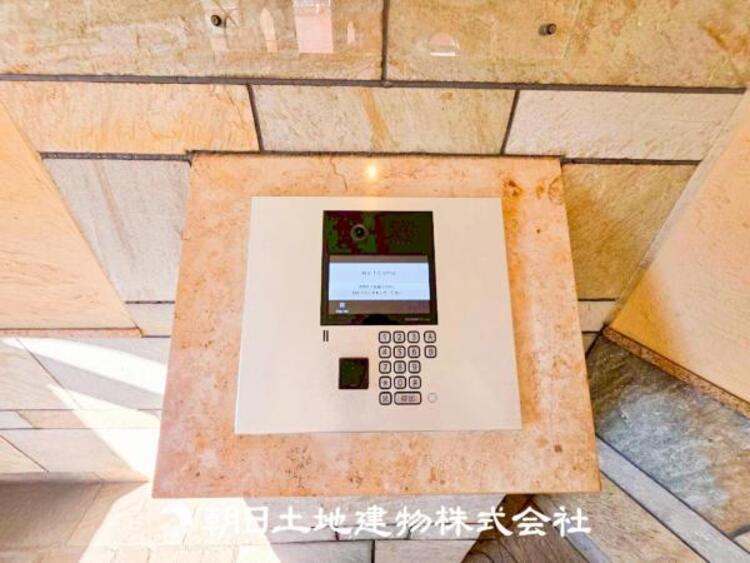外観 【オートロック】防犯上安心なオートロック機能！カメラ機能付きなので訪問者の確認もできます。