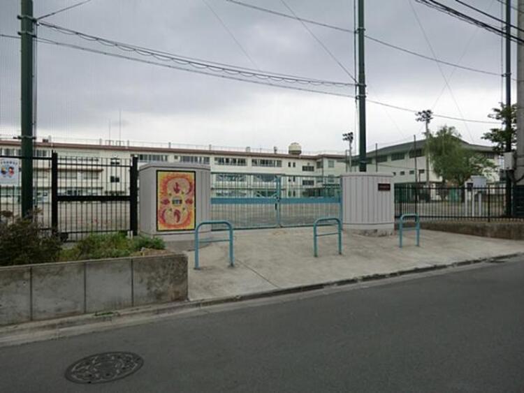 周辺 川崎市立臨港中学校まで約180ｍ