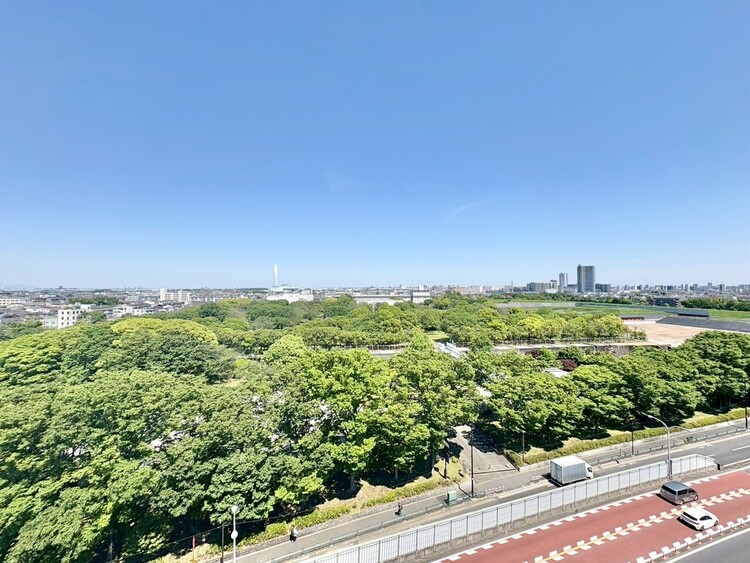 バルコニー 頬をなでる、優しい風を感じることが出来ます。