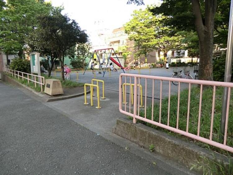 周辺 大豆戸塚田公園　20ｍ