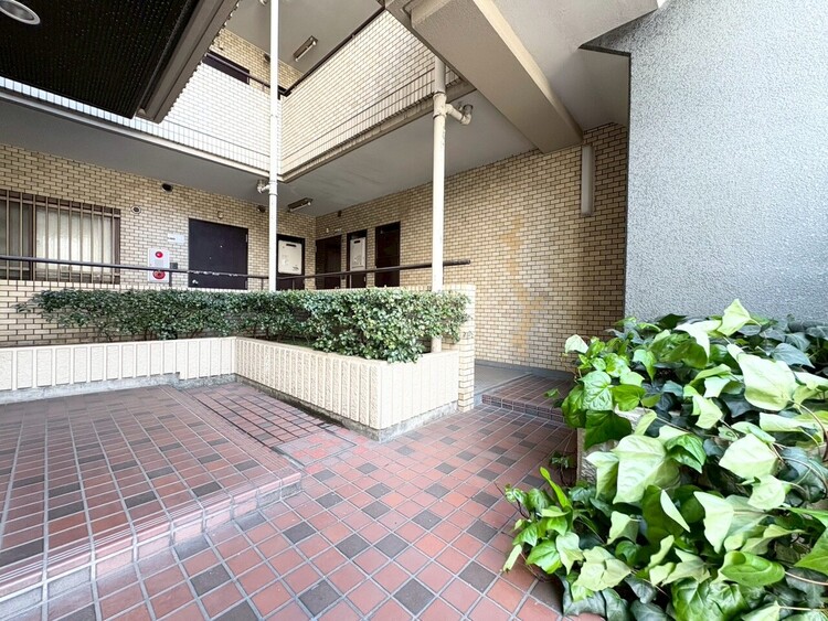 その他 マンションの敷地内には、中庭もございます。