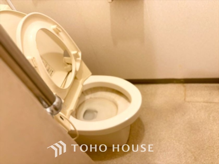 トイレ 現在改装中◆快適◆な生活に不可欠。節水型の高性能トイレを新設。