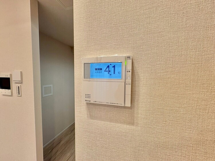 その他 見やすい画面で操作しやすい給湯パネル。