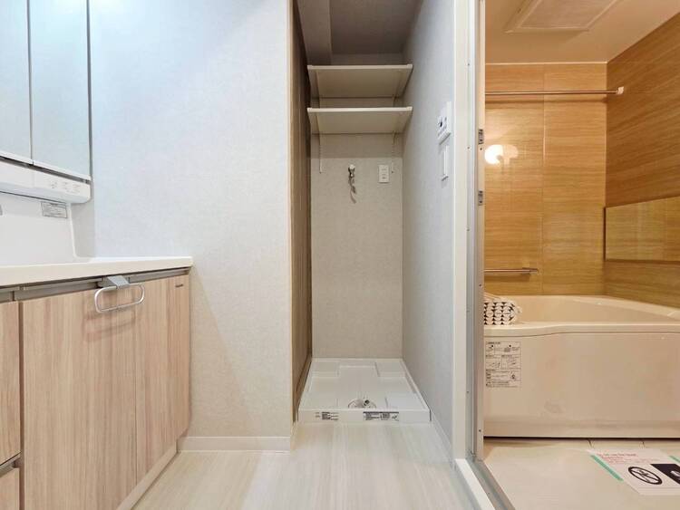 その他 十分な広さの脱衣所。