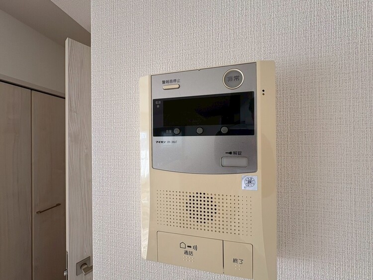 その他 誰が来てもわかる様にモニター付きインターホンを設置。