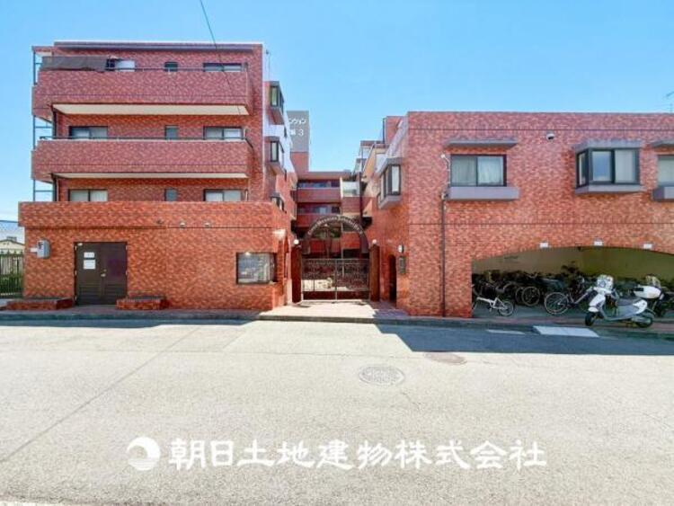 外観 【外観写真】温かい太陽を感じる事ができるのは、目の前に遮るものが無いから。彼方に広がる風景が絵画のように広がります。