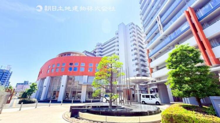 外観 車両ロータリー、共有部や植樹の手入など行き届いており、管理体制も良好です。