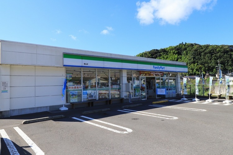 周辺 ファミリーマート郡山店[ファミリーマート郡山店]飲食品、日用品を取扱うコンビニエンスストアー 徒歩 約37分（約2920m）