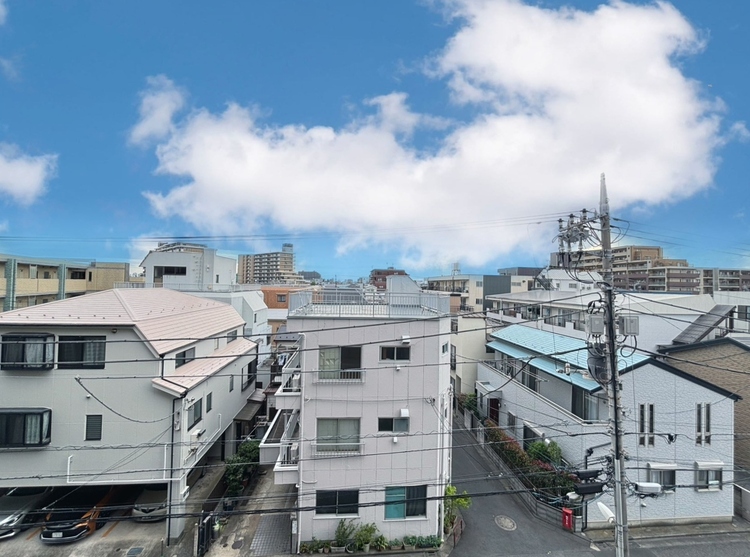 バルコニー 頬をなでる、優しい風を感じることが出来ます。