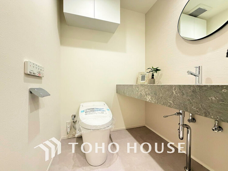 トイレ トイレには快適な温水洗浄便座付