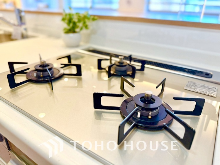 キッチン 【KITCHEN】◆家族のおはよう◆の声を笑顔で迎えてあげられるシステムキッチン。朝ごはんが楽しみでちょっと早起きしたくなるんです。