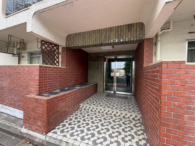 その他 上質感漂う玄関アプローチです。