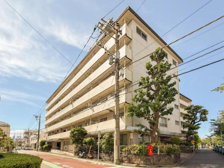 外観 都立大学駅徒歩５分！利便線の高い好立地です。