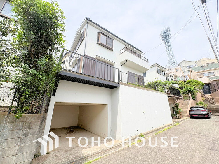 外観 〜閑静な住宅街に佇む2階建て中古戸建〜新規リノベーションにより綺麗な室内〜