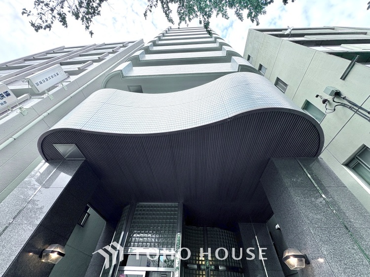 外観 漂う上質な空気感、マンションに入れば「おかえりなさい」と笑顔で迎えてくれるエントランス。最良の心配りを感じるマンションでした。