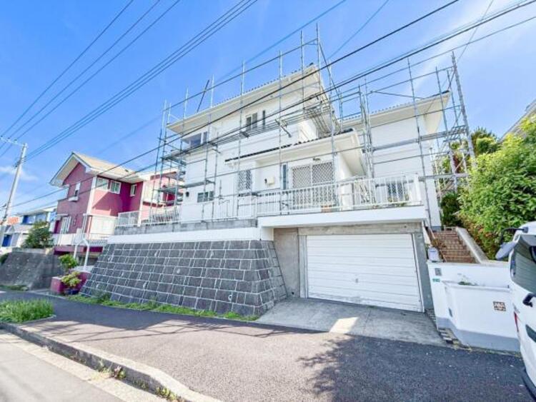 外観 住みやすさとデザイン性を両立させた欲張りな住宅が登場しました　相反しがちなことが相互作用でより良質に！本物だけが表現することができる質の高い機能美はよきものをつなげた古くからの伝統と最新技術の結晶です 