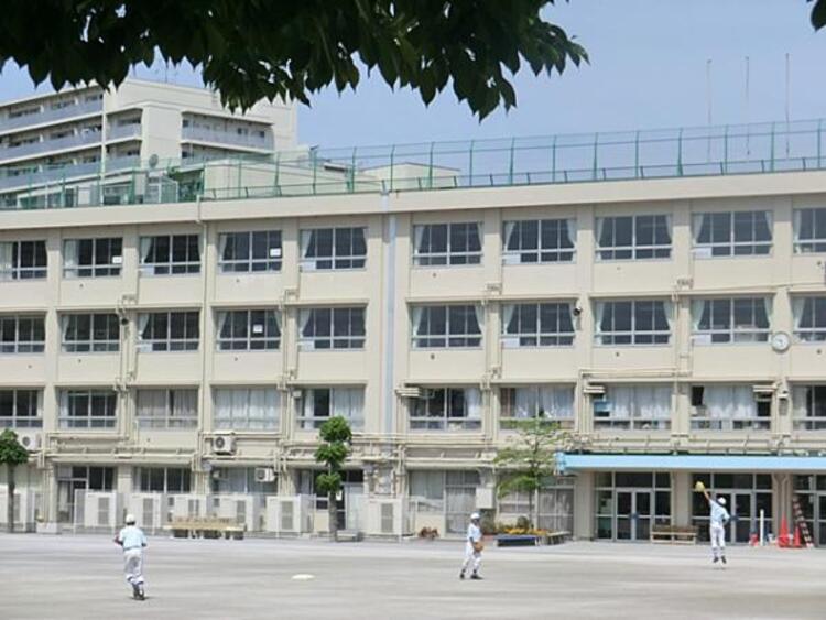 周辺 目黒区立東山中学校　510ｍ
