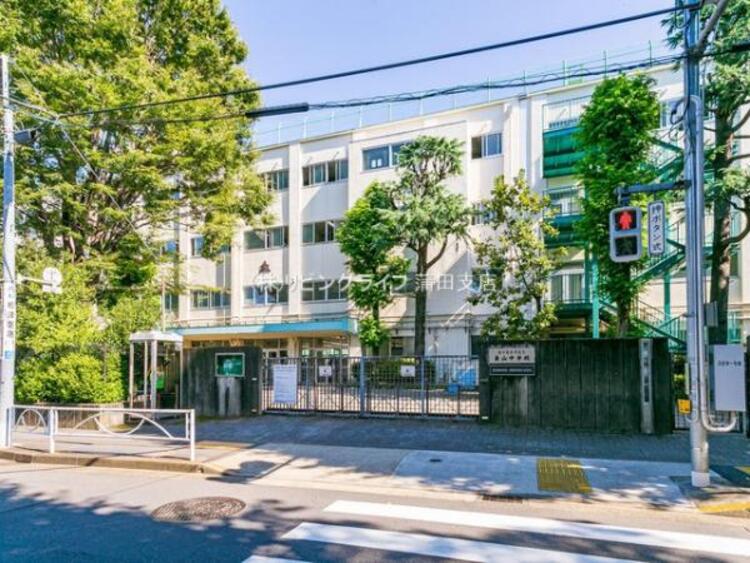 周辺 目黒区立東山中学校　660ｍ