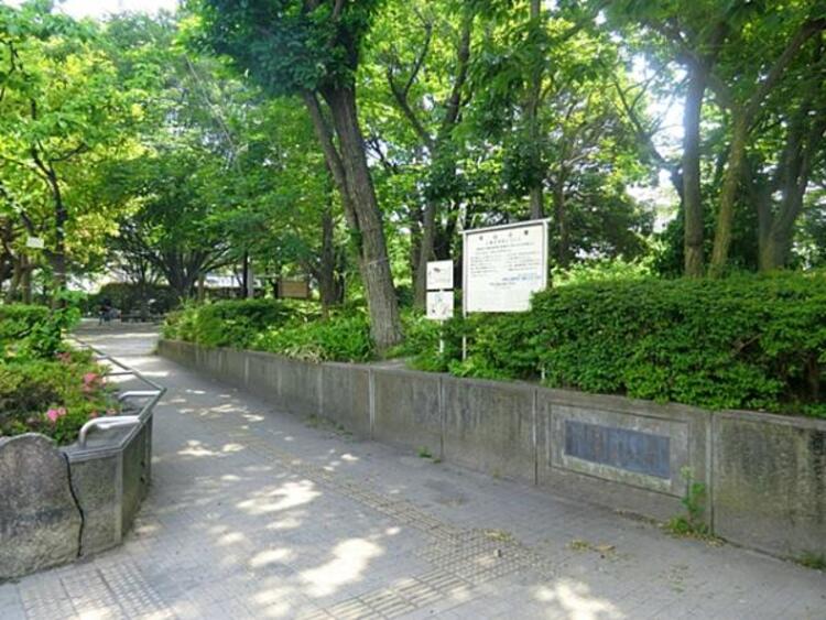 周辺 東山公園　860ｍ