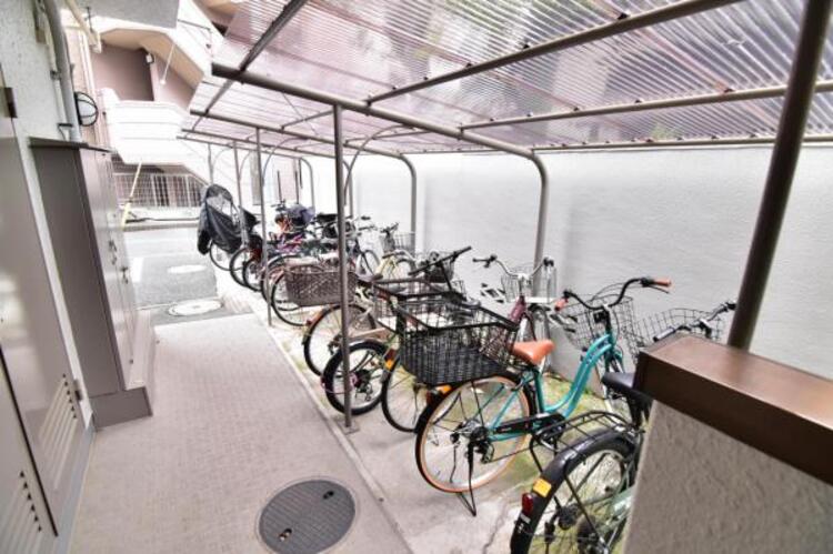 その他 管理の行き届いた駐輪場は屋根付きで雨の日も安心です。