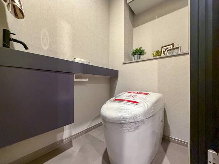 トイレ 清潔感のあるシンプルで使いやすいトイレです。